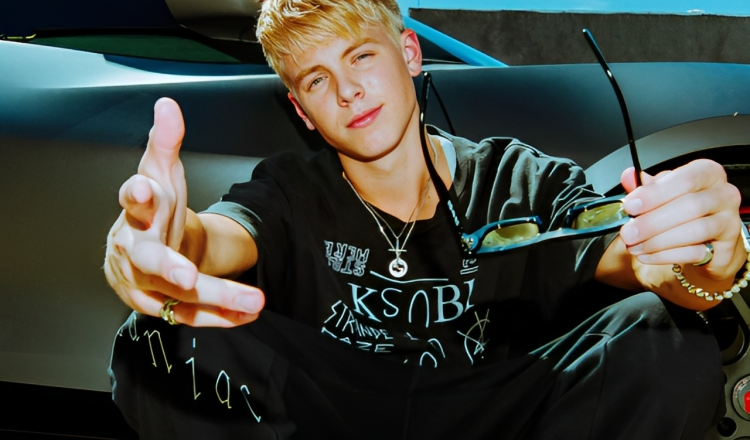 <strong>Carson Lueders: A Rising Star in the Music Industry</strong>